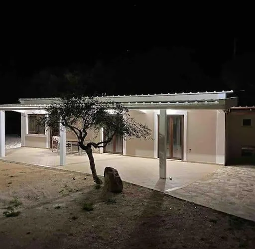 Antonia Аликанас